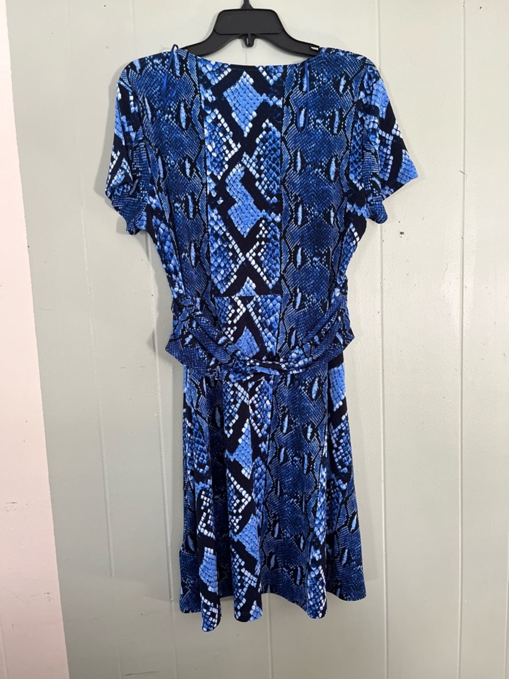 MICHAEL Michael Kors Blue Snake-Print Wrap-Style Midi Dress NWOT - Picture 5 of 6